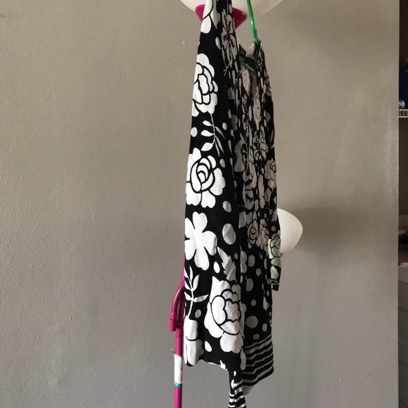 CDP & CO. BLACK AND WHITE FLOWERED BLOUSE - Picture 3 of 8